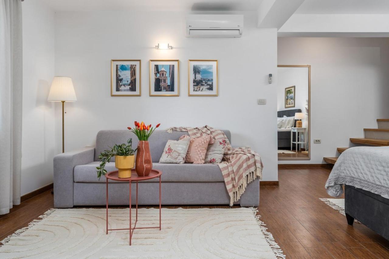 Del Mar Villa Mimice
